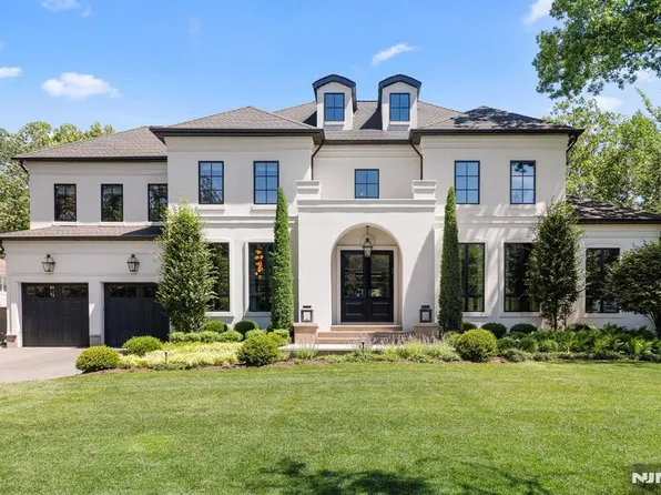 409 Whitewood Rd, Englewood, NJ 07631