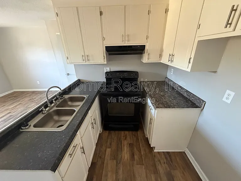 1831 Boone St — Photo 6