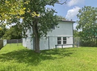 318 10th St, San Leon, TX 77539