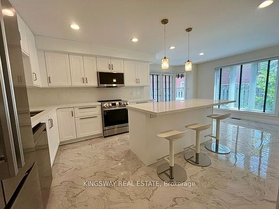 4th image of 4040 Lookout Ct