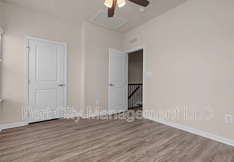 133 S Macon St — Photo 17