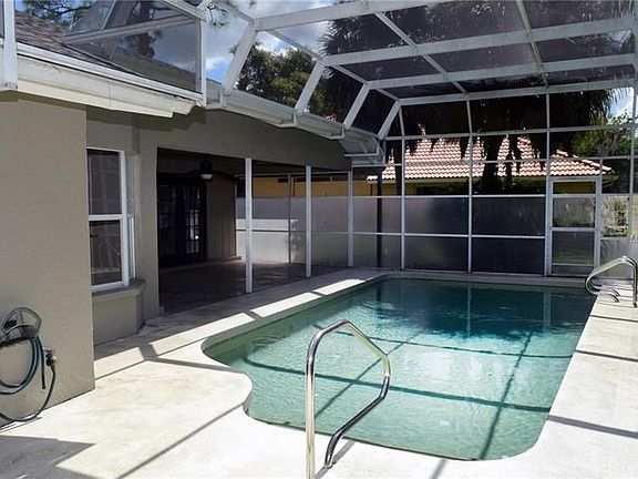 4th image of 4385 Maplewood Ln