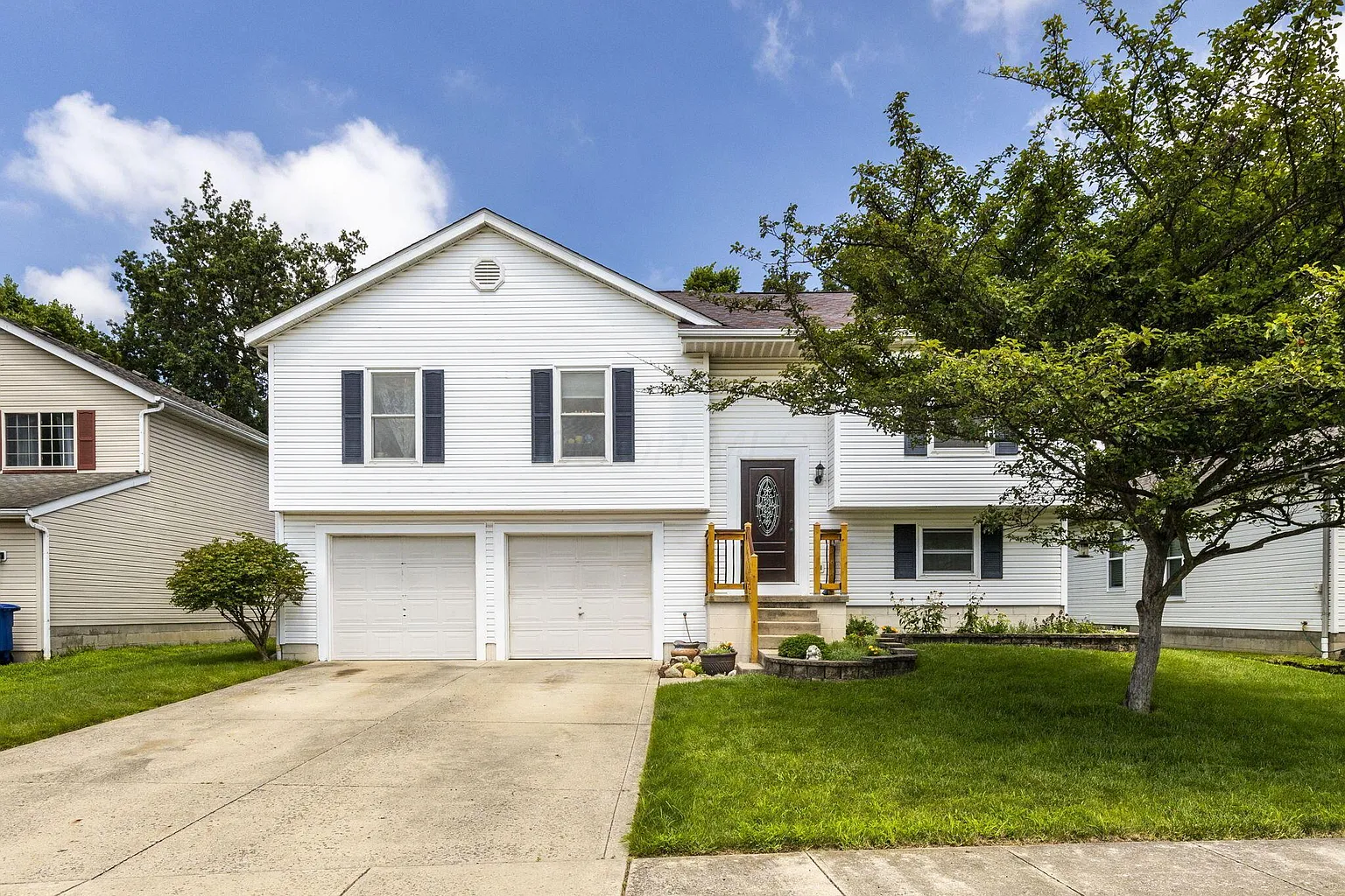 1604 Westmeadow Dr photo 1