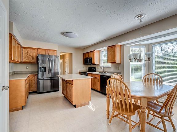 3rd image of 11566 Hancock Ct