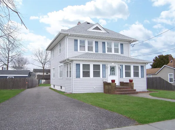 76 Waverly Avenue, Patchogue, NY 11772