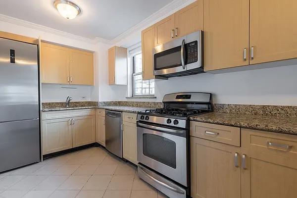 Rented by Stonehenge NYC LLC | media 19