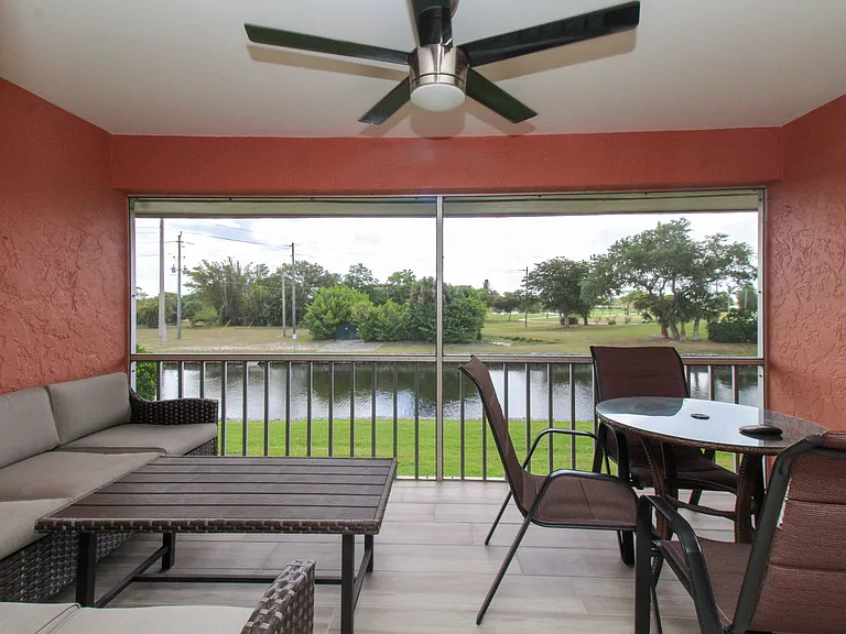 600 Valley Stream Dr #F9 — Photo 1