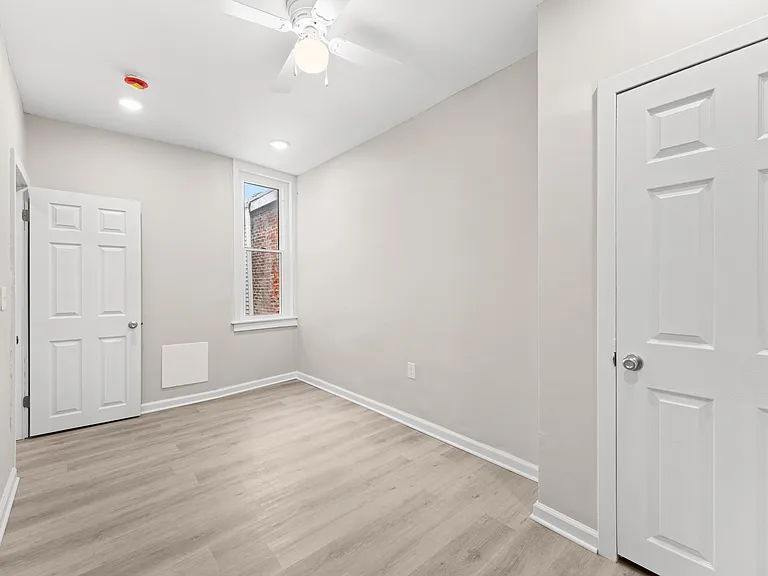 3010 Emerald St — Photo 5