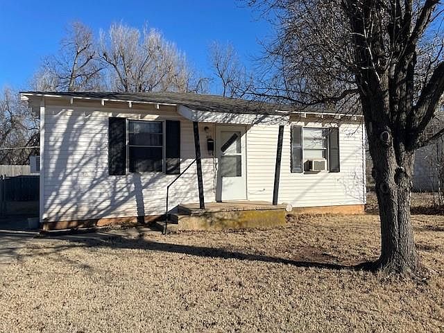 1st image of 413 S 8th Street Dr