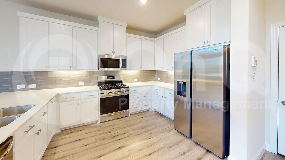2 bed, 2.5 bath, 1768 sqft, $2,499 — Photo 4