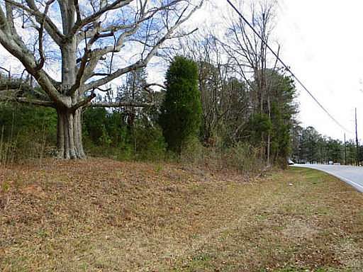 2nd image of 327 Corinth Rd