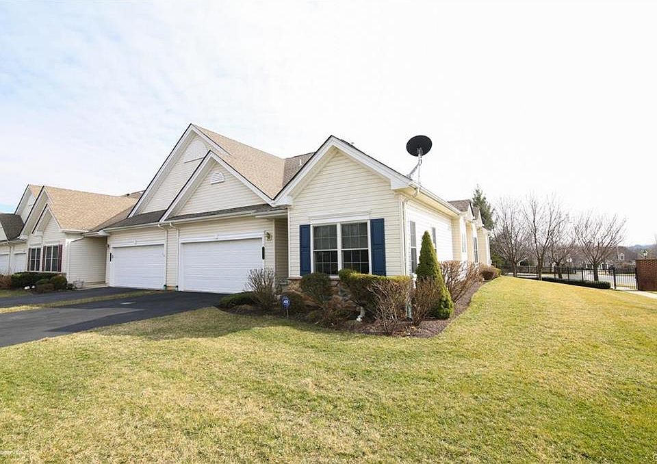 1st image of 63 Moor Dr