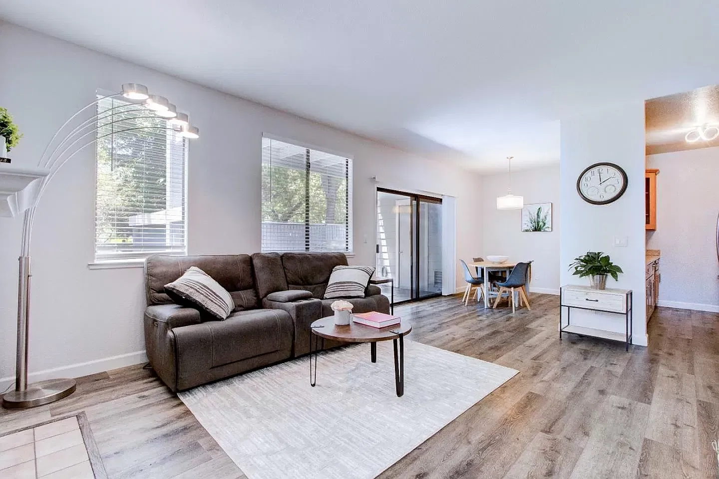 7110 Cross Creek Cir — Photo 1