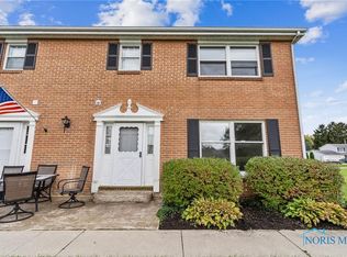1320 Oxford Ln #36, Fostoria, OH 44830