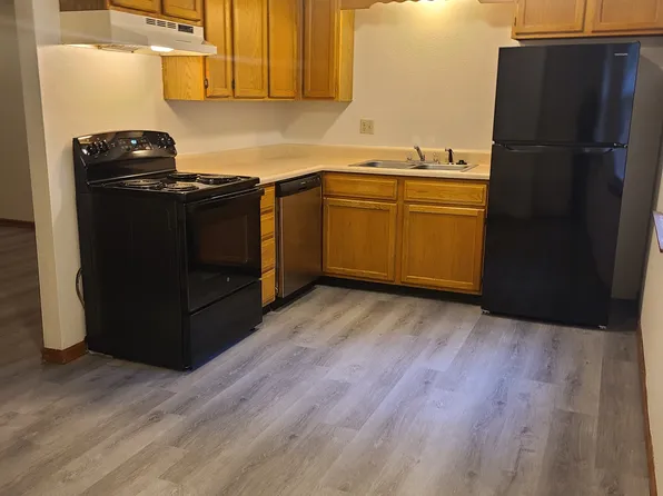 130 NW Vesper St #F, Blue Springs, MO 64014