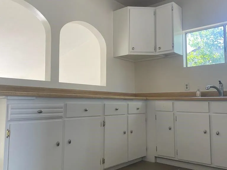 634 E Walnut Ave — Photo 3