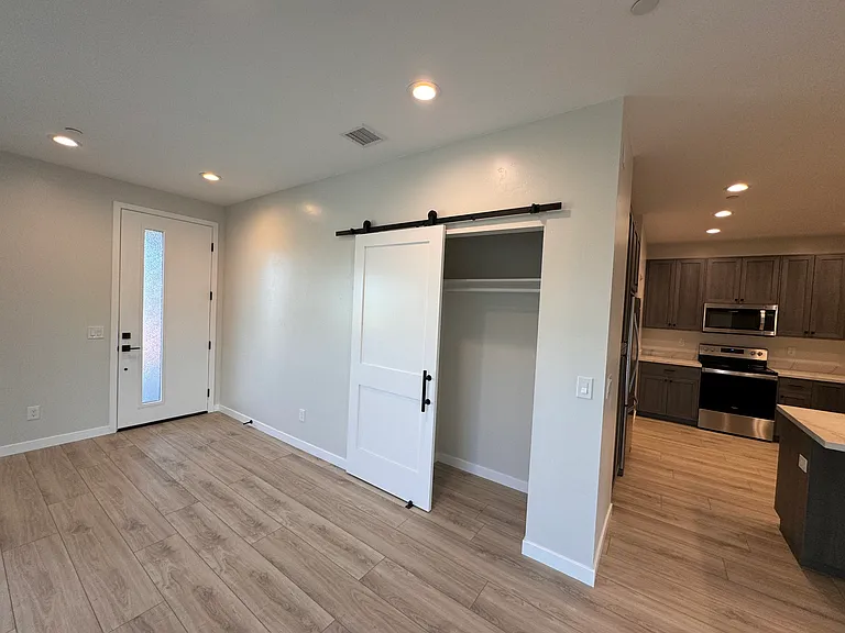 1714 Echo Canyon Dr — Photo 9