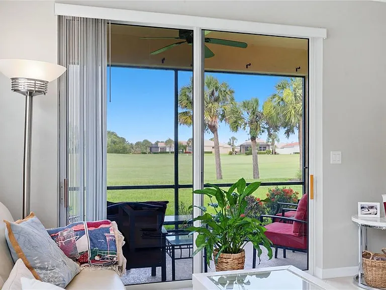 490 Montelluna Dr — Photo 28
