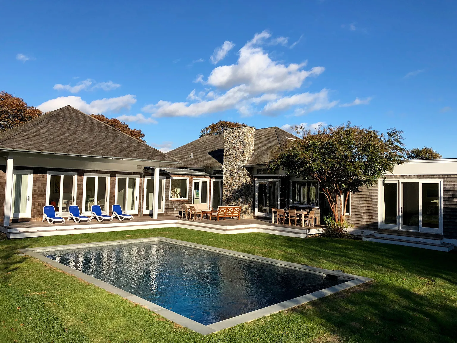 Superb! 4BR,4BA. Pool PrivateWalk to Ocean Beach Montauk — Photo 2