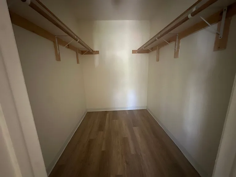 University Park Apartments near Cornell University — Photo 266
