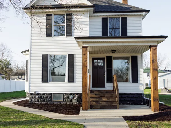 264 W 4th St, Manteno, IL 60950