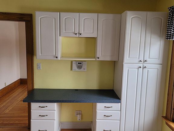 Kitchen desk area or coffee bar, your choice