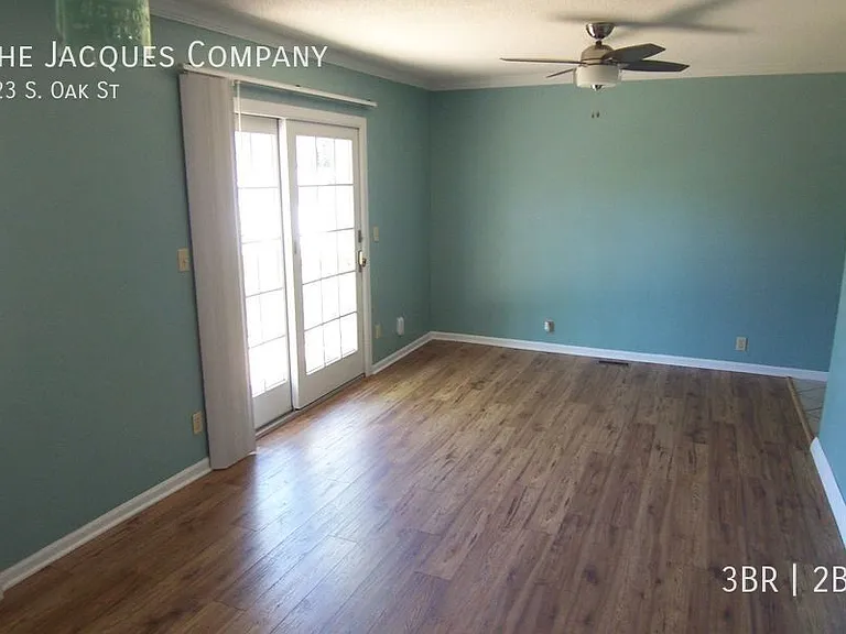 723 S Oak St — Photo 12