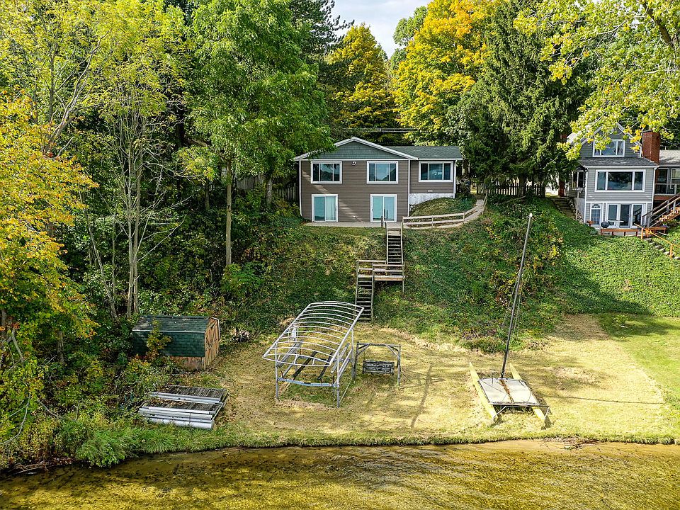 1st image of 93284 Gravel Lake Dr