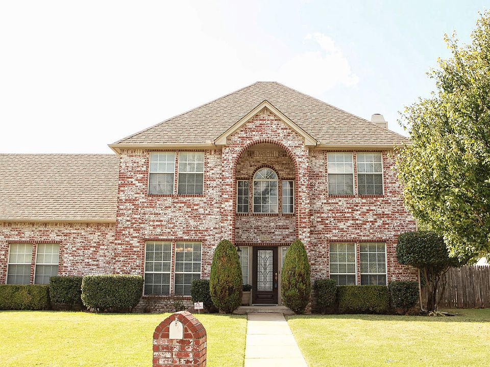 Beautiful Brick home on a corner lot in Hampton South II
