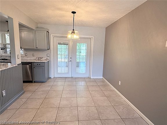 5th image of 8209 Pine Glen Rd