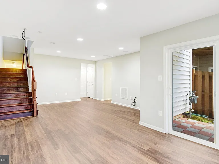 24803 Mason Dale Ter — Photo 30