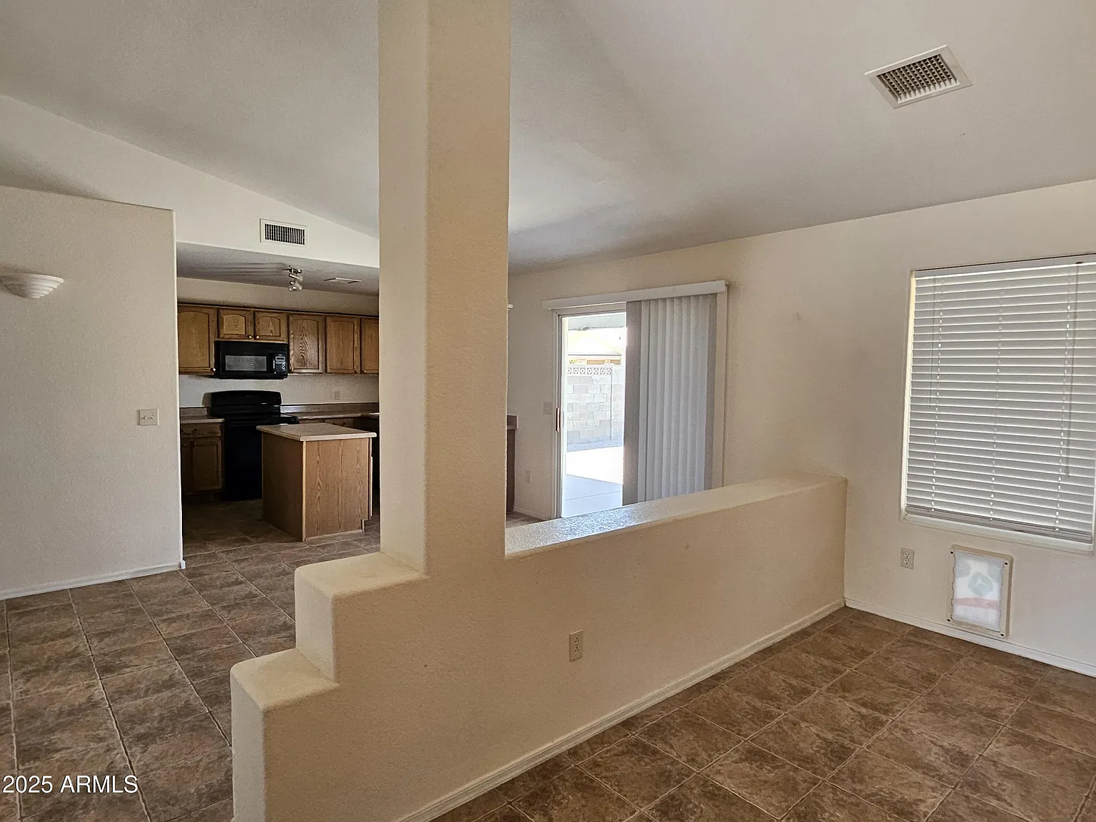 3 bed, 2.0 bath, 1296 sqft, $1,450 — Photo 3