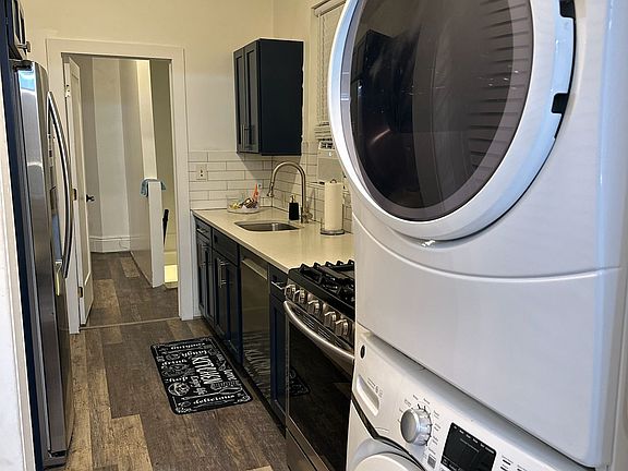 3rd image of 95 Jordan Ave Floor 2