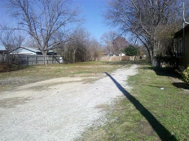 2nd image of 708 W Leland Ave