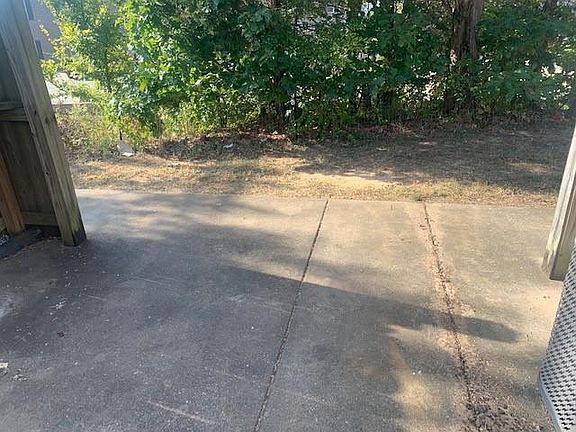 5th image of 822 Oak Arbor Ct APT C