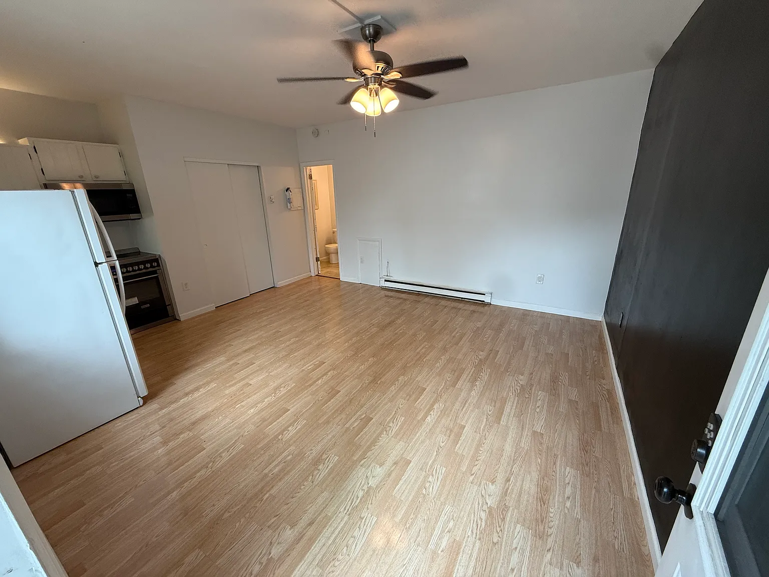Studio, 450 sqft, $825 — Photo 3