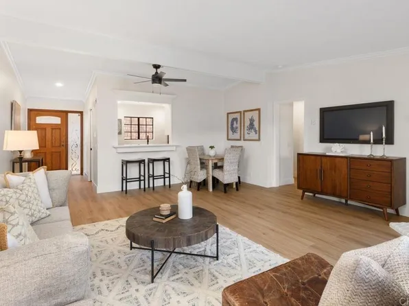 8870 Villa La Jolla Dr Unit 307, La Jolla, CA 92037