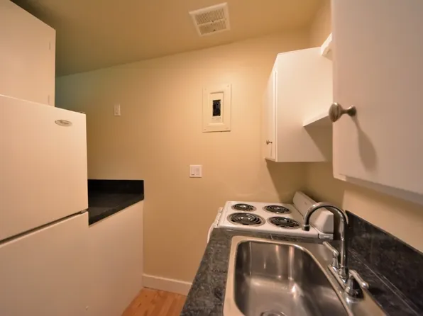 413 NE 73rd St #C, Seattle, WA 98115