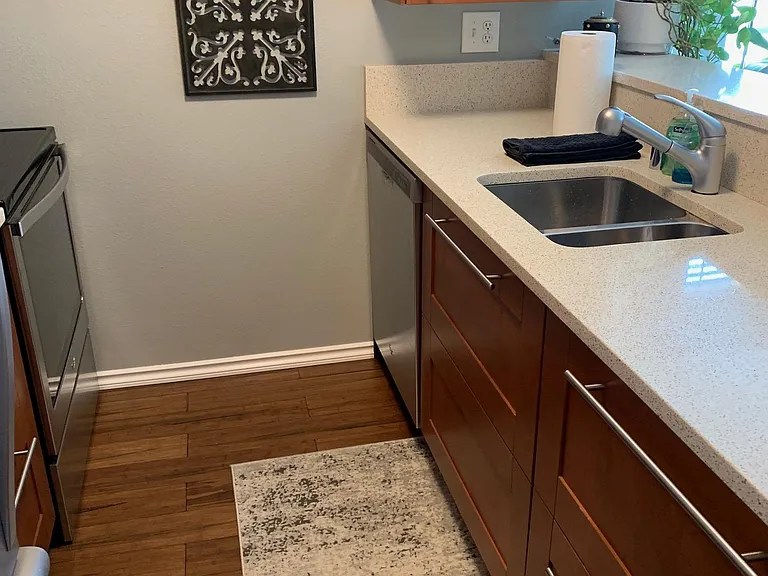 1616 Summit Ave #4 — Photo 7