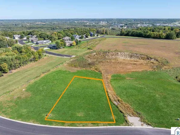 2156 Deerwood Dr, Mankato, MN 56003