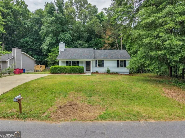 565 Lacebark Dr, Macon, GA 31220