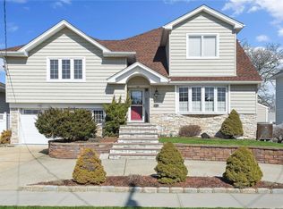 827 Channel Rd, Lido Beach, NY 11561