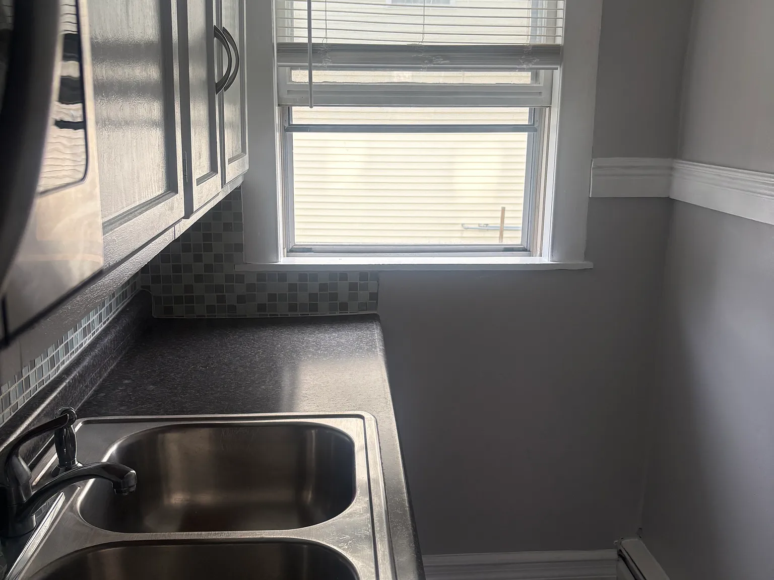 3 bed, 1200 sqft, $3,000 — Photo 2
