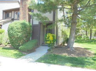 4 Chelsea Ct, Parlin, NJ 08859