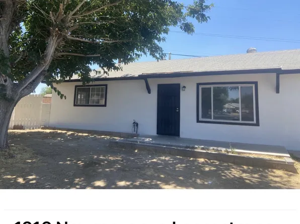1216 W Newgrove St, Lancaster, CA 93534