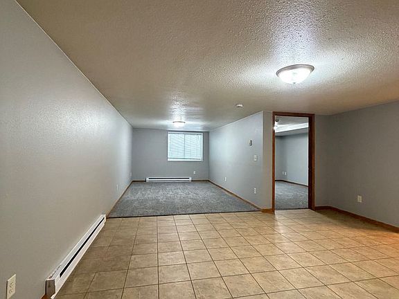 3rd image of 910 Richard Dr #23