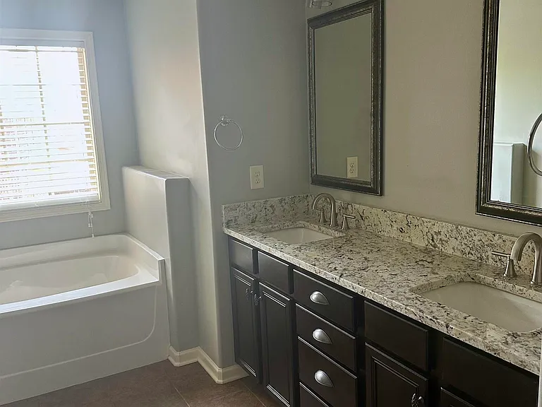 121 Hawks Tail Dr — Photo 33