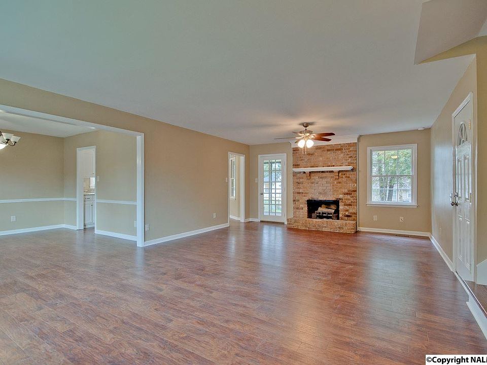 1st image of 1011 Sharpsburg Dr SE
