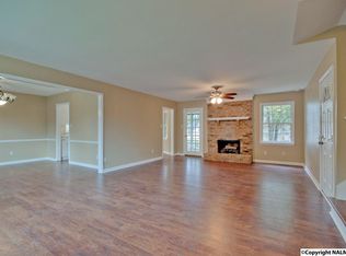 1011 Sharpsburg Dr SE, Huntsville, AL 35803