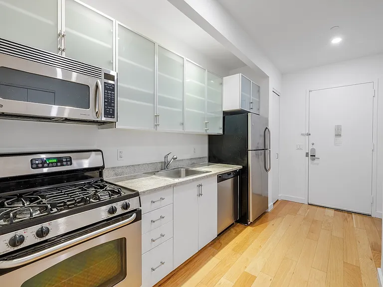 37 Wall St #2Q — Photo 1